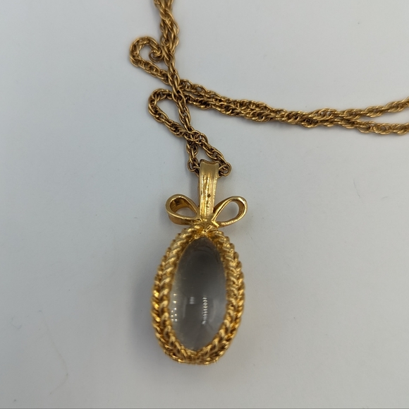 Vintage Joan Rivers Gold Tone Rope Chain Necklace With Clear Egg Shaped Pendant - Picture 2 of 6